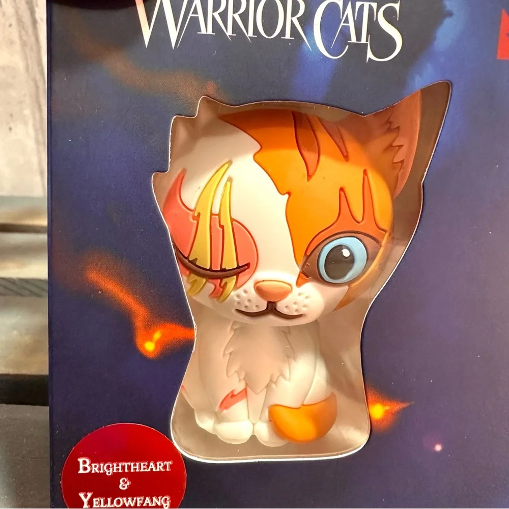 NEW Warrior Cats Figures The Prophecies Begin Series Brightheart And Yellowfang
